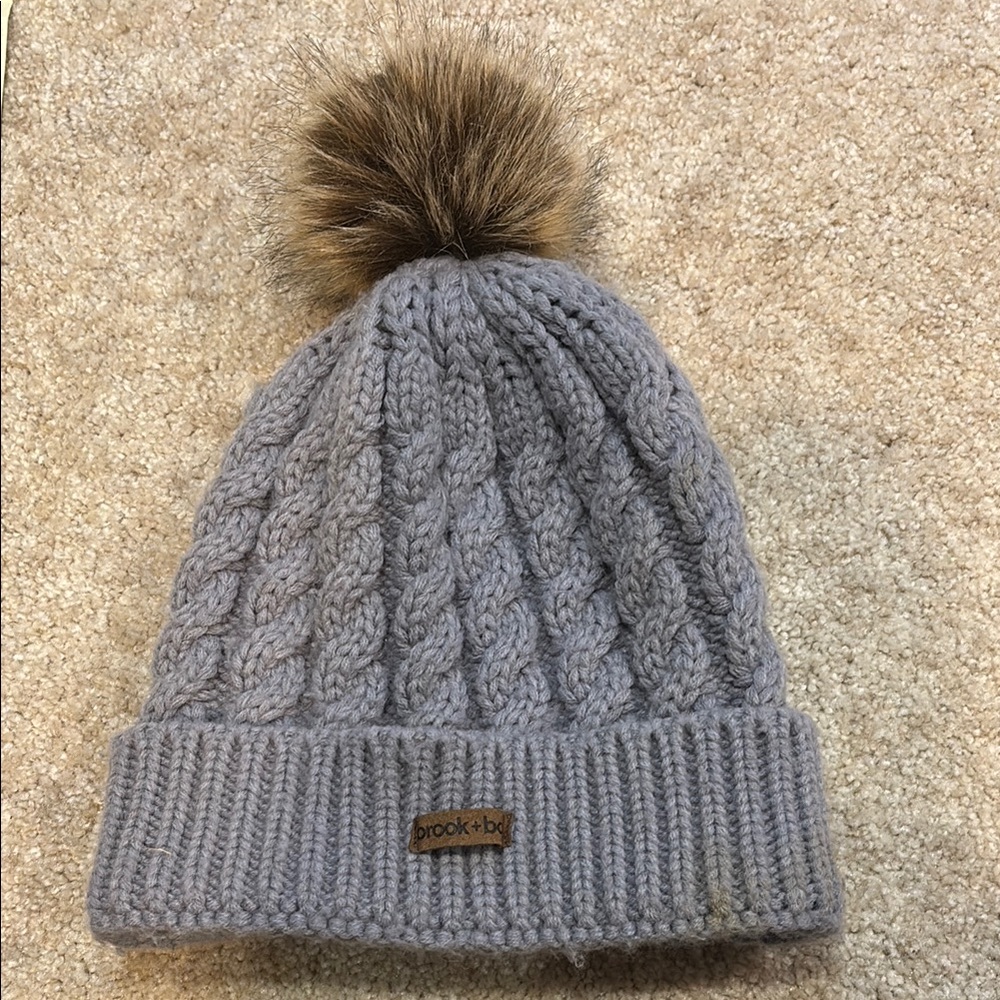 Gray Cable Knit Pom-Pom Beanie
